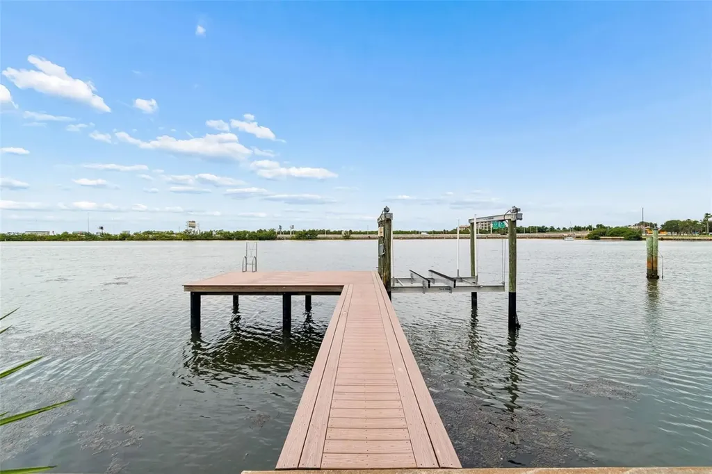 5811 Mariner Street Tampa FL 33609