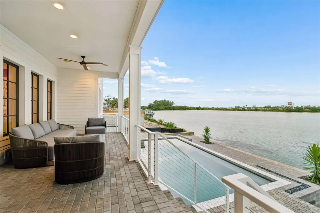 5811 Mariner Street Tampa FL 33609