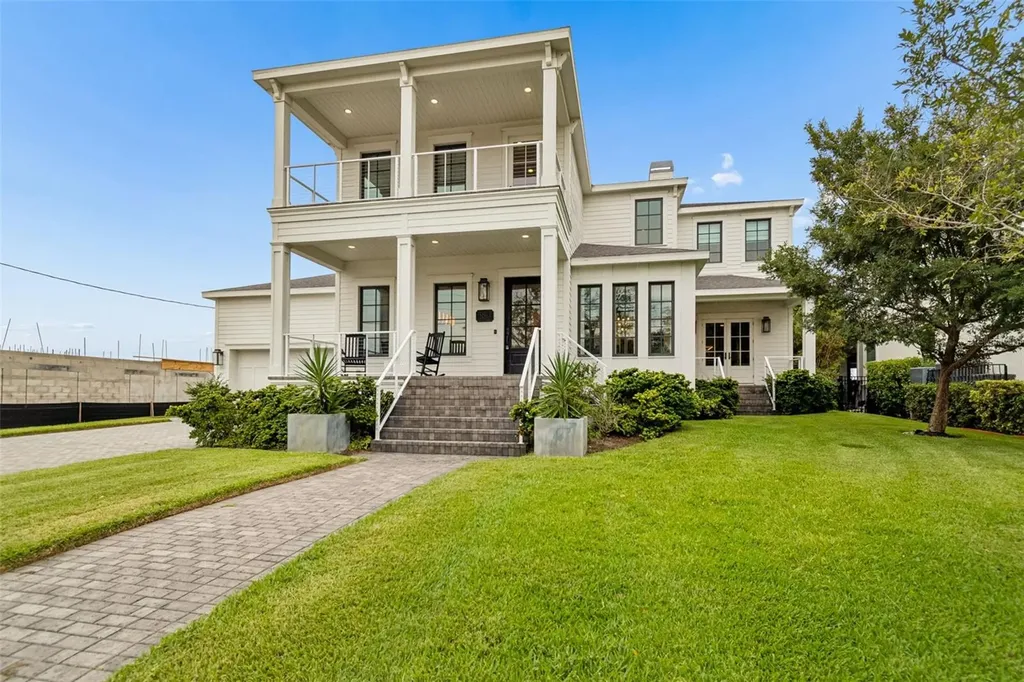 5811 Mariner Street Tampa FL 33609
