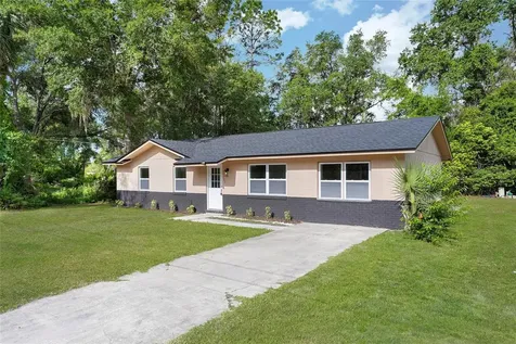 111 Elm Avenue Palatka FL 32177