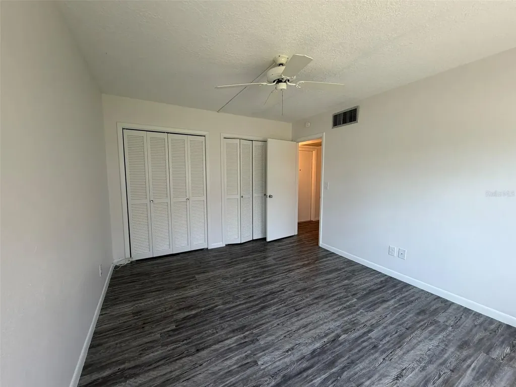 7153 W Country Club Dr N Sarasota FL 34243