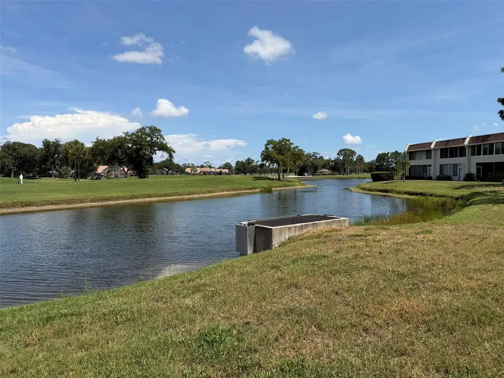 7153 W Country Club Dr N Sarasota FL 34243