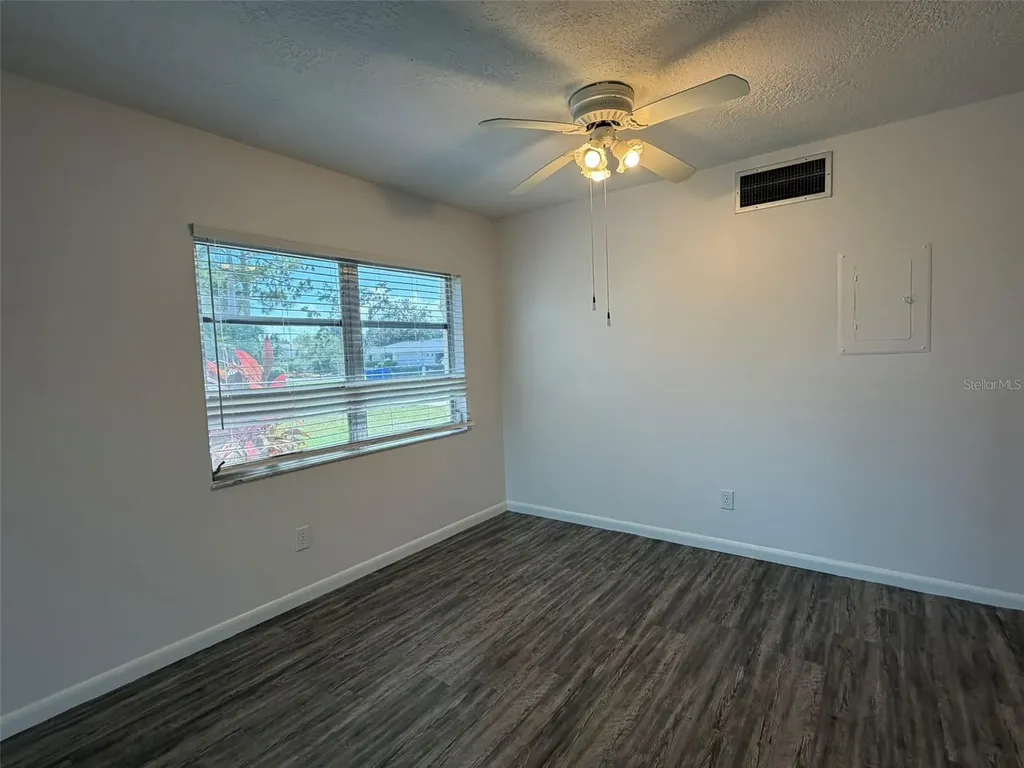 7153 W Country Club Dr N Sarasota FL 34243