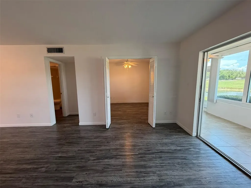 7153 W Country Club Dr N Sarasota FL 34243