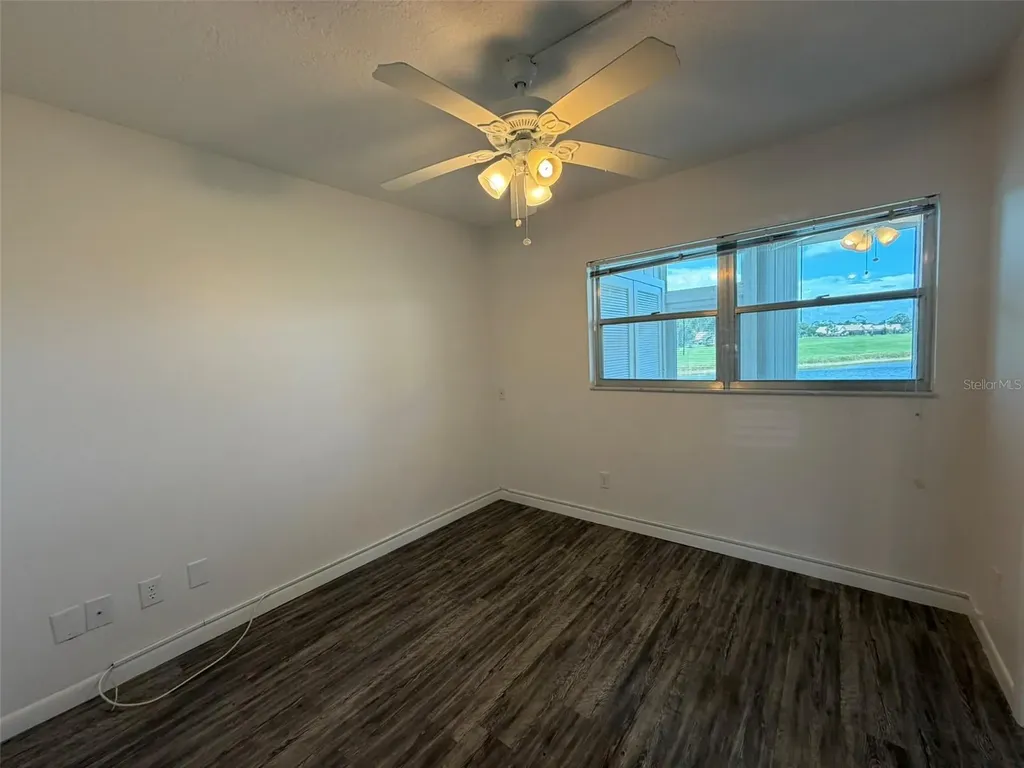 7153 W Country Club Dr N Sarasota FL 34243