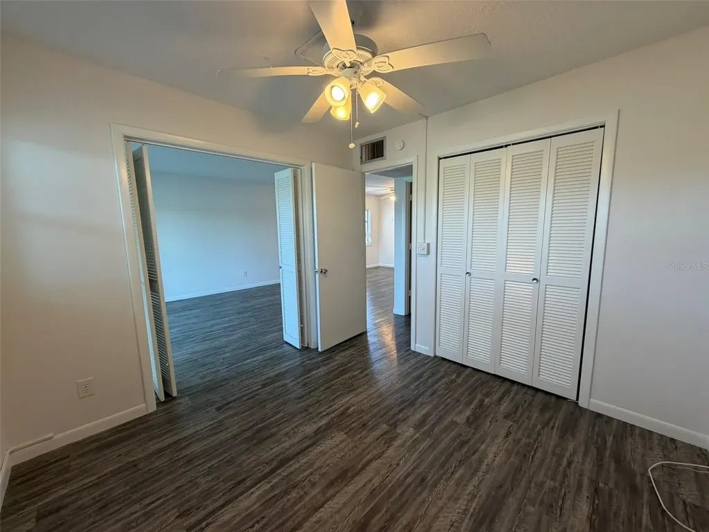 7153 W Country Club Dr N Sarasota FL 34243