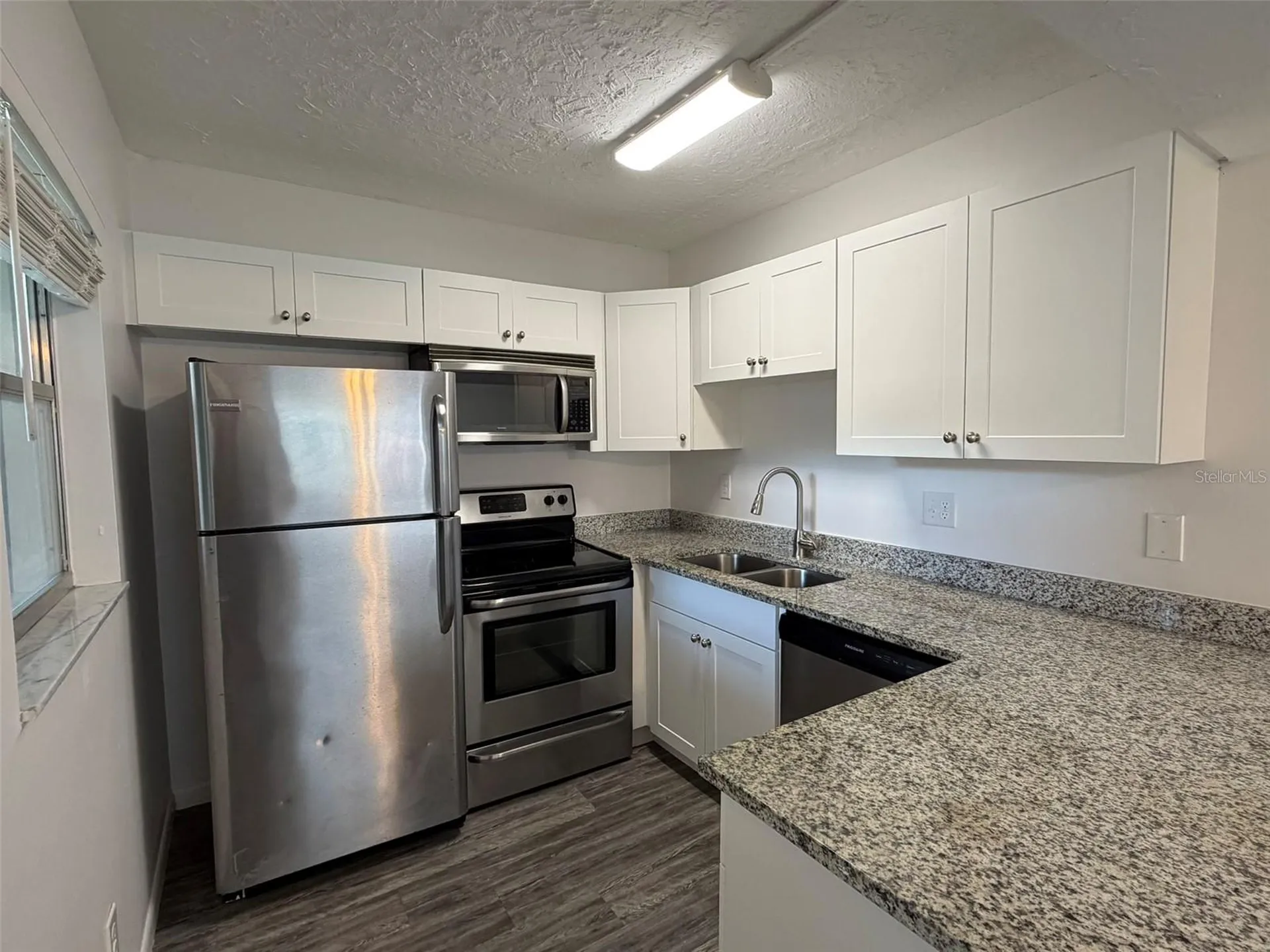 7153 W Country Club Dr N Sarasota FL 34243