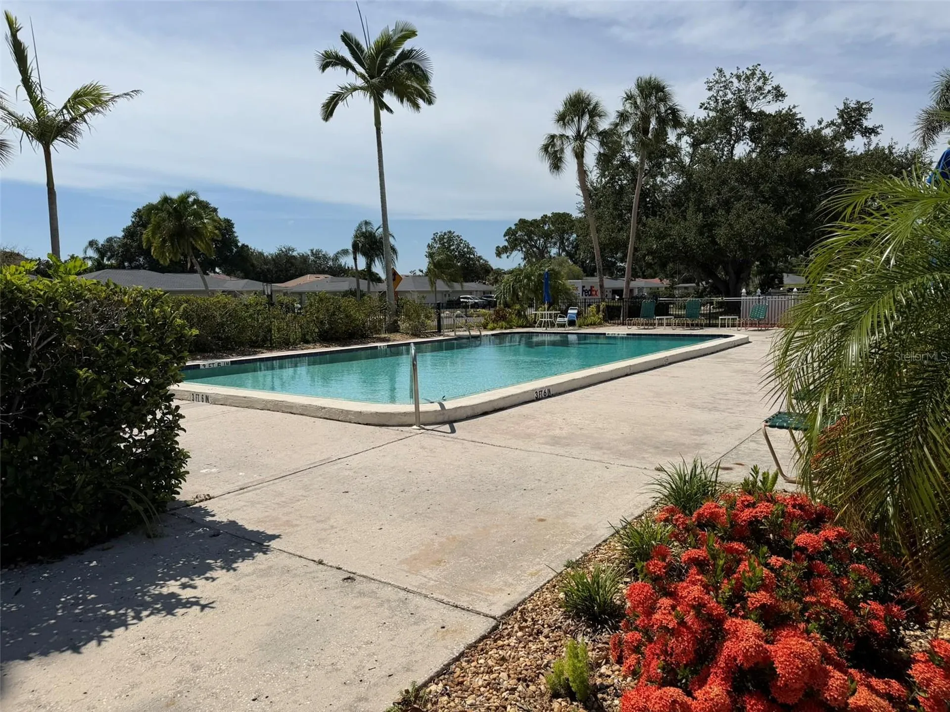 7153 W Country Club Dr N Sarasota FL 34243
