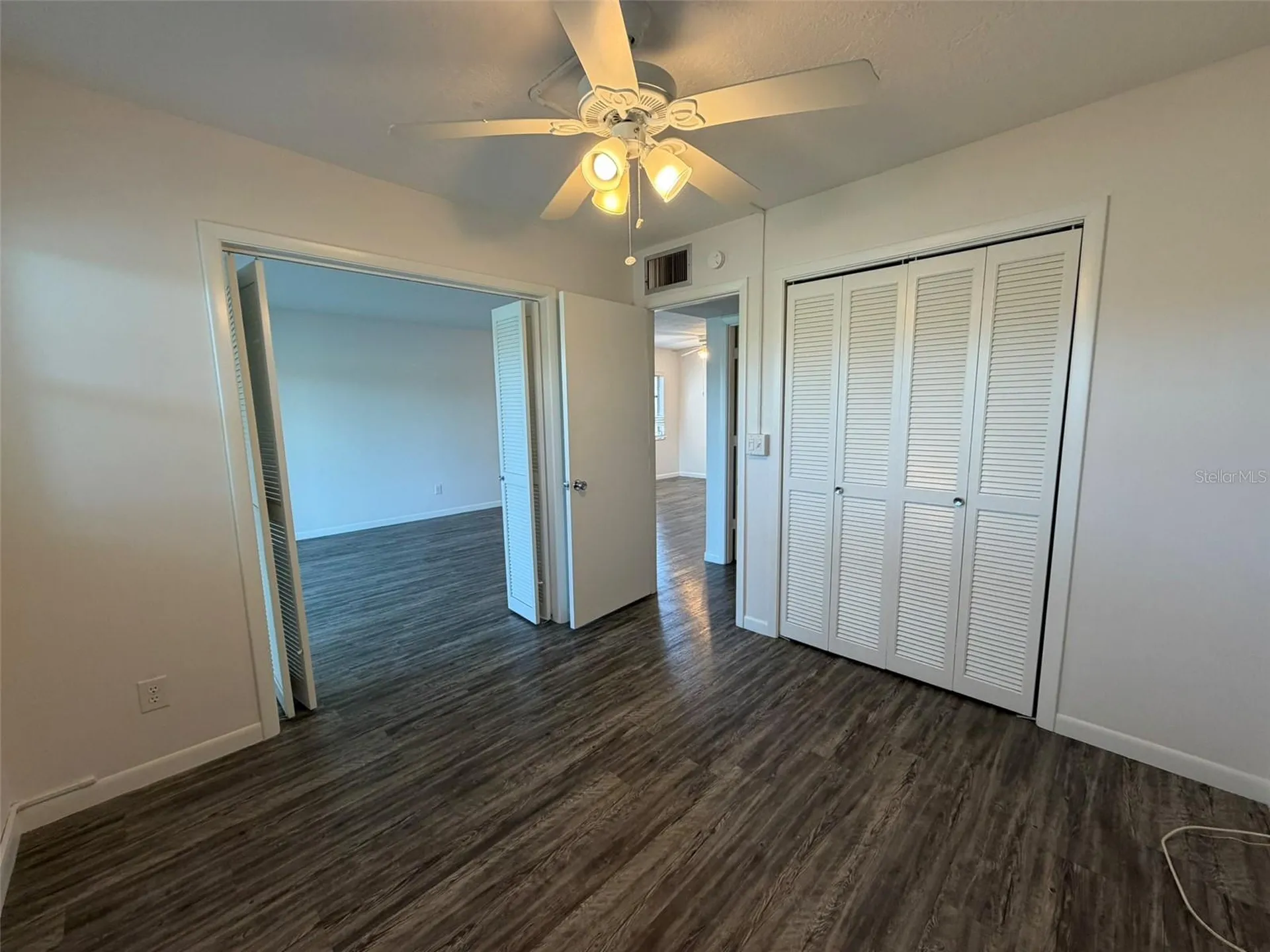 7153 W Country Club Dr N Sarasota FL 34243