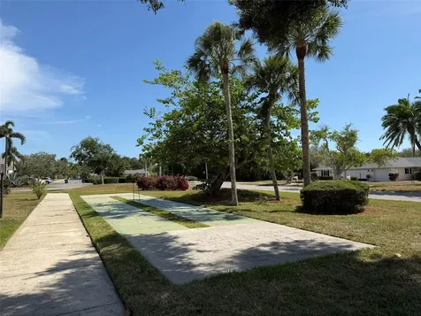 7153 W Country Club Dr N Sarasota FL 34243