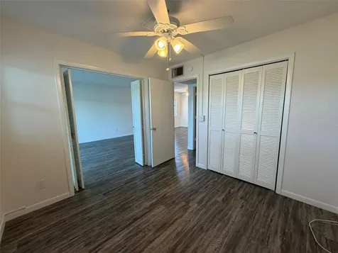 7153 W Country Club Dr N Sarasota FL 34243