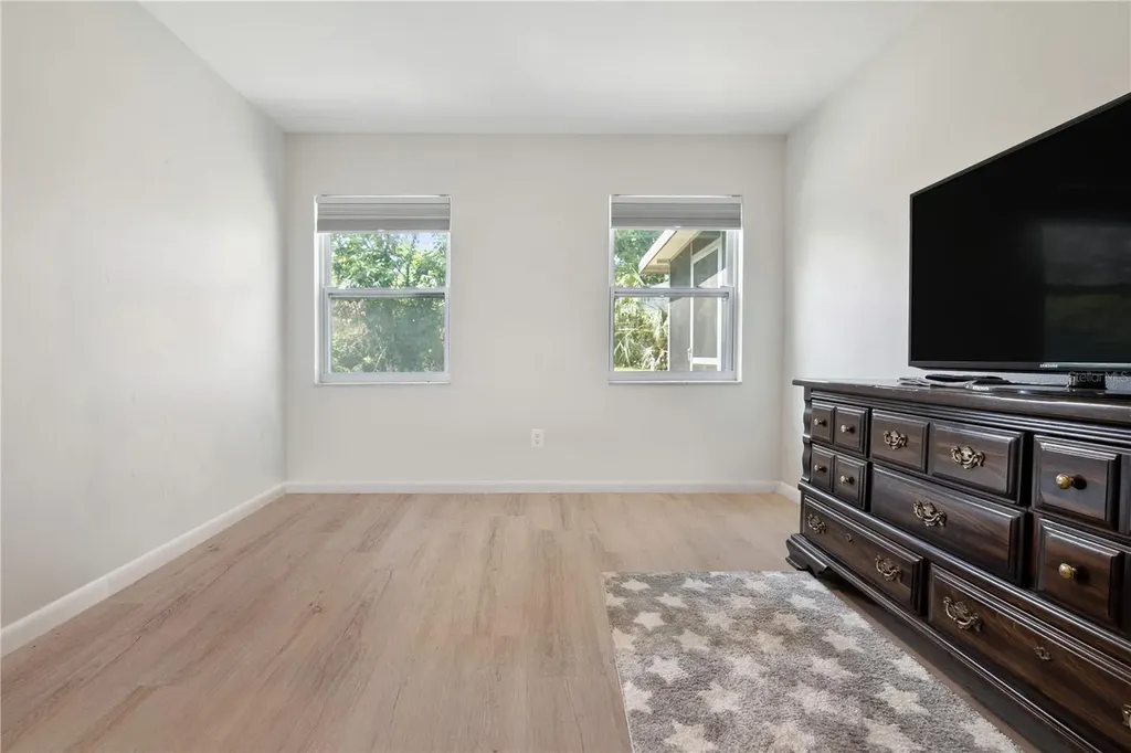 1809 E Knollwood Street Tampa FL 33610