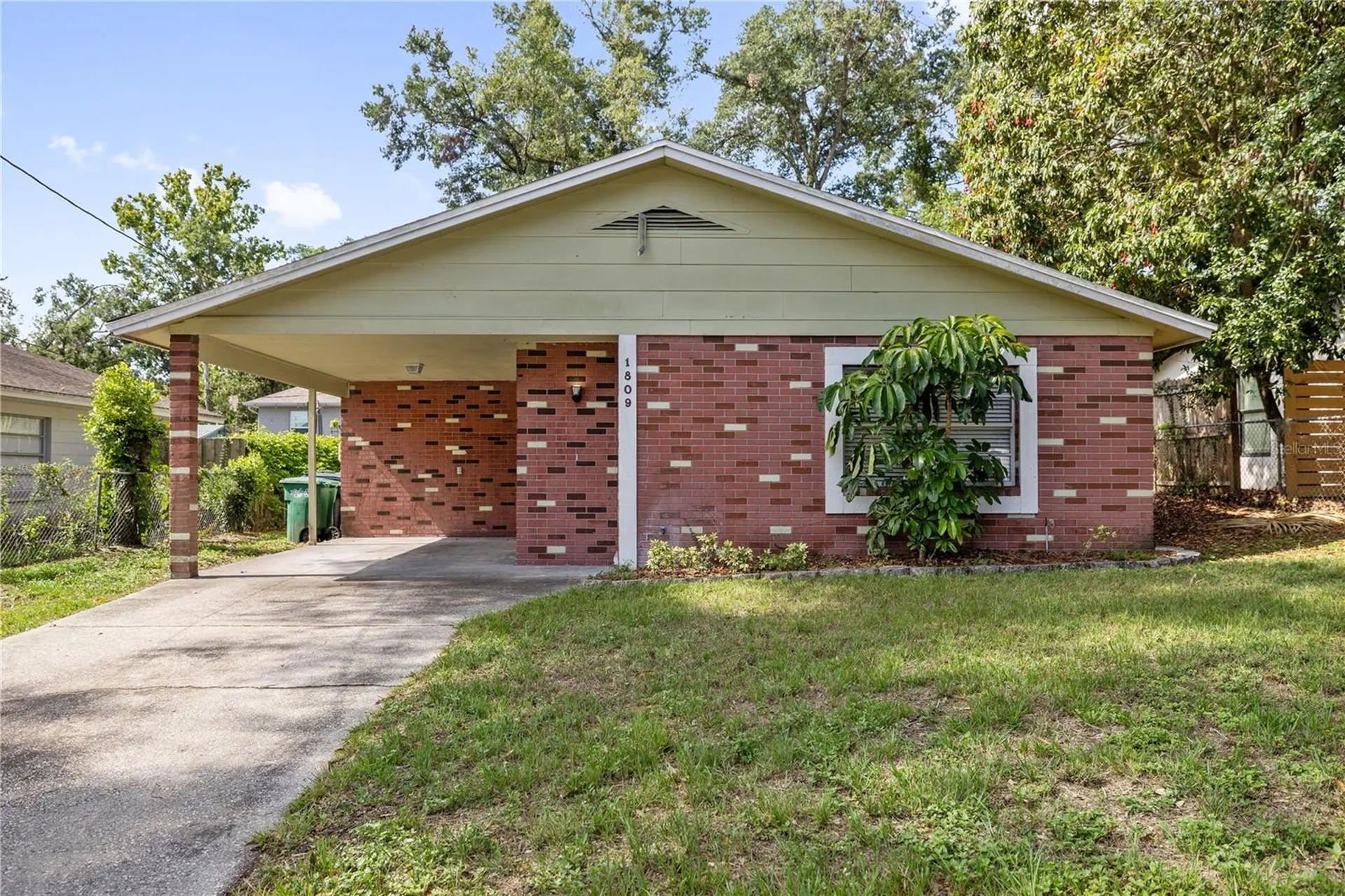 1809 E Knollwood Street Tampa FL 33610