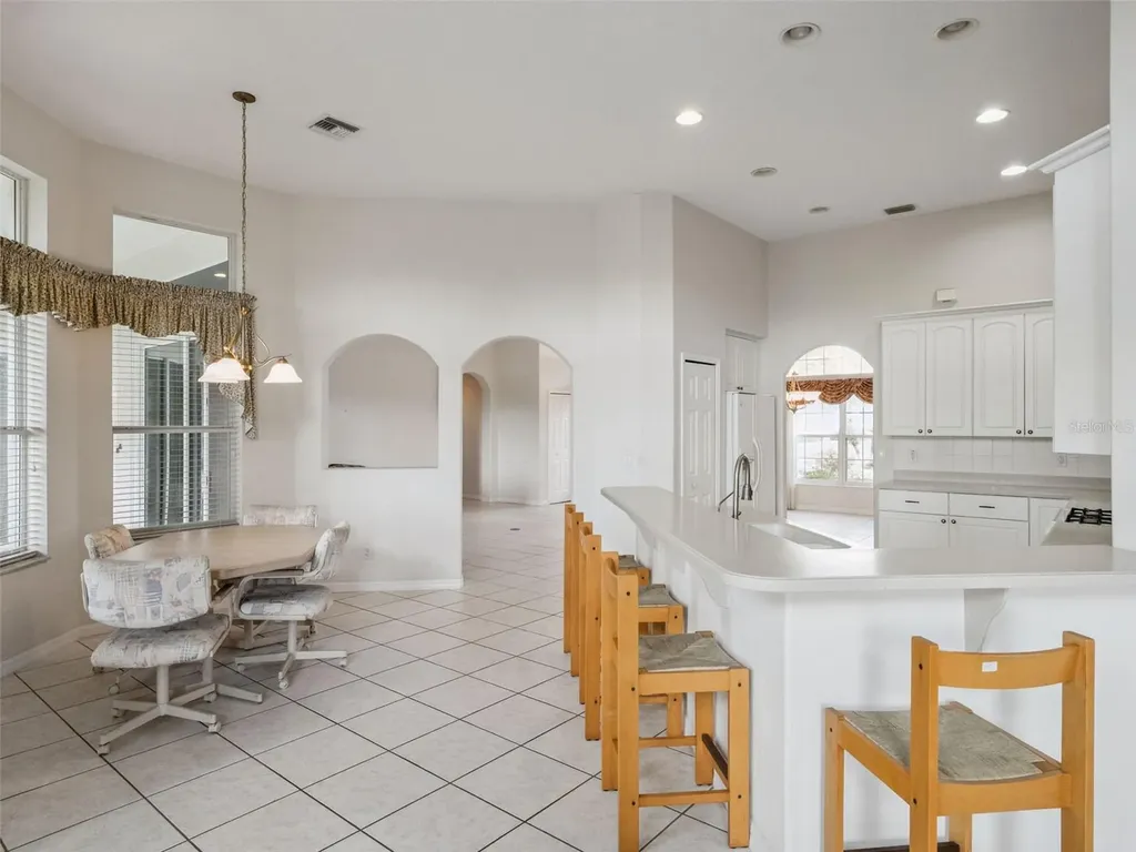 21606 King Henry Avenue Leesburg FL 34748