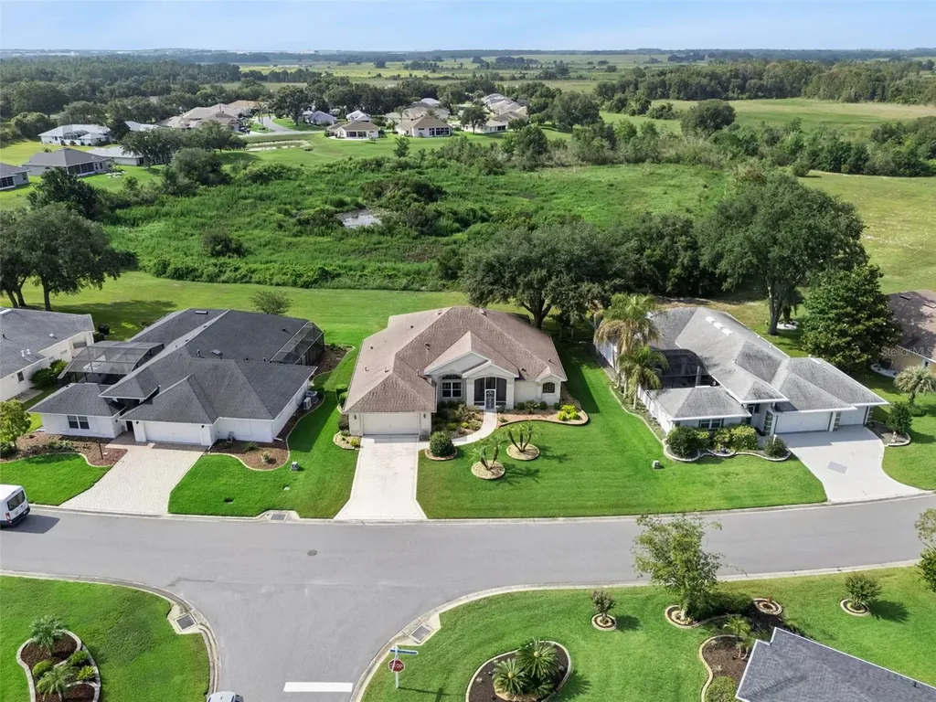 21606 King Henry Avenue Leesburg FL 34748