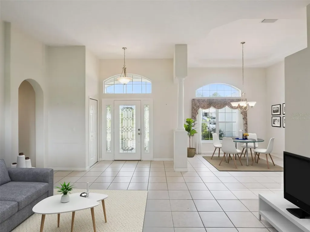 21606 King Henry Avenue Leesburg FL 34748