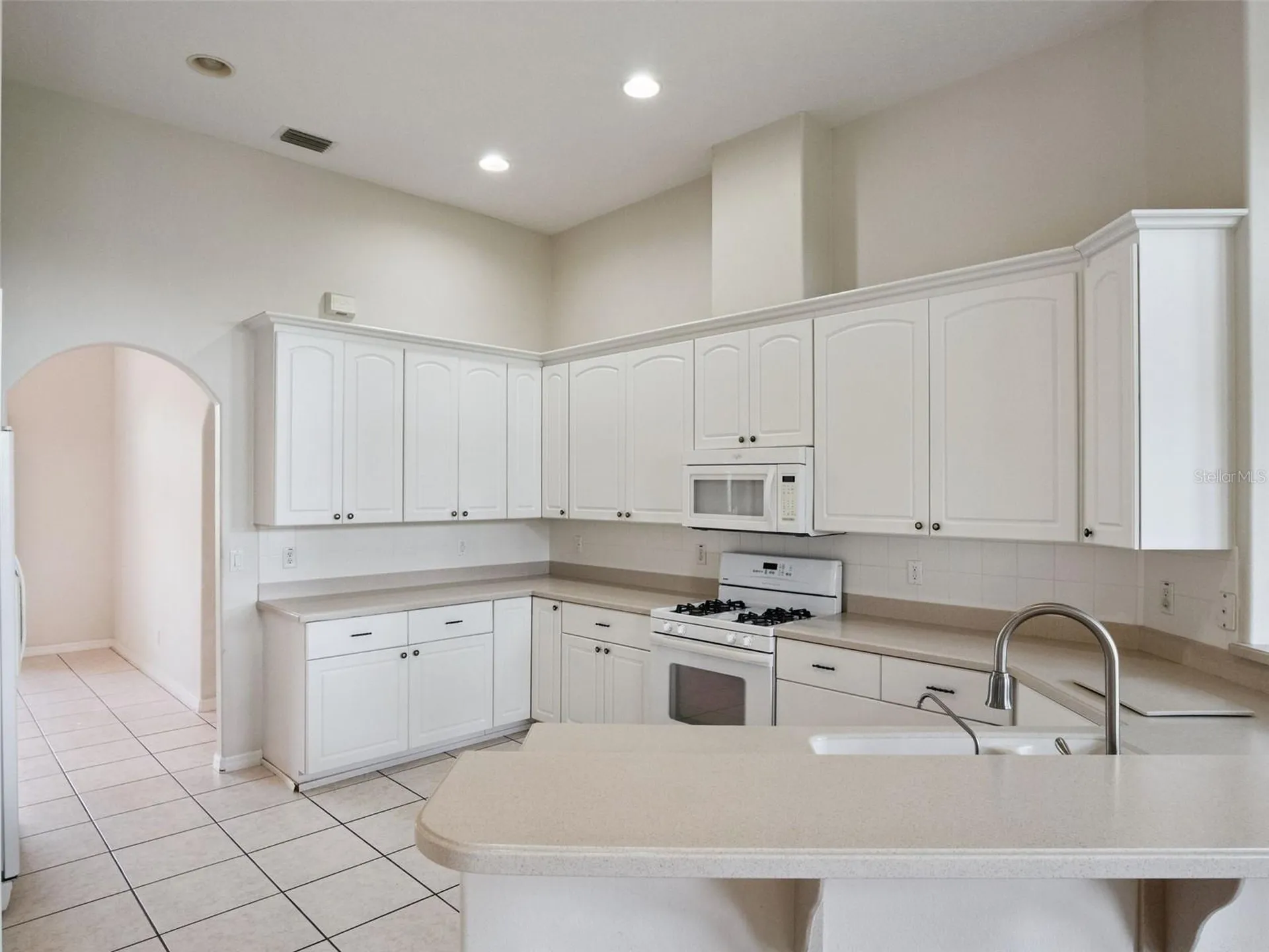 21606 King Henry Avenue Leesburg FL 34748