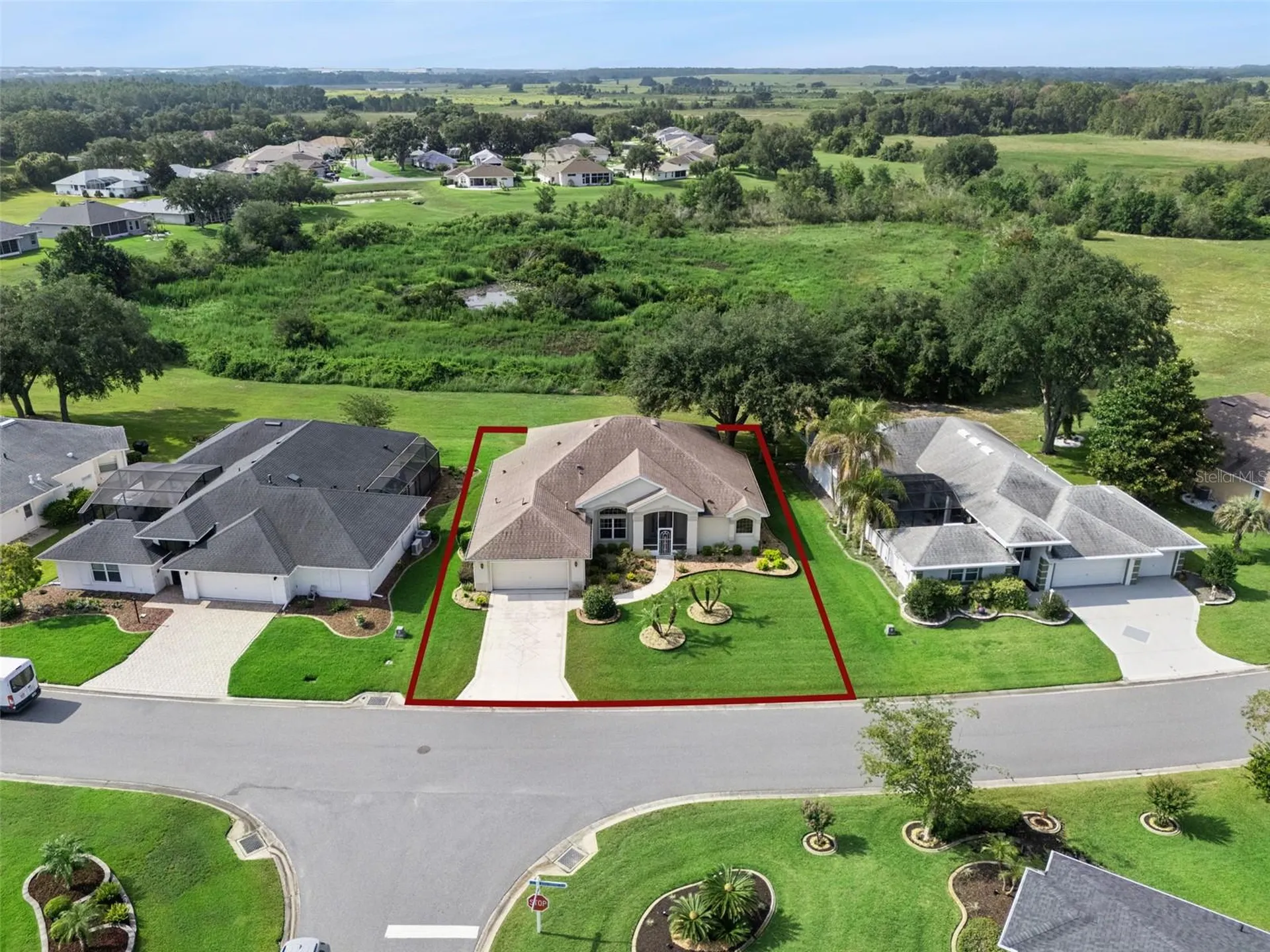 21606 King Henry Avenue Leesburg FL 34748