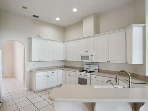 21606 King Henry Avenue Leesburg FL 34748