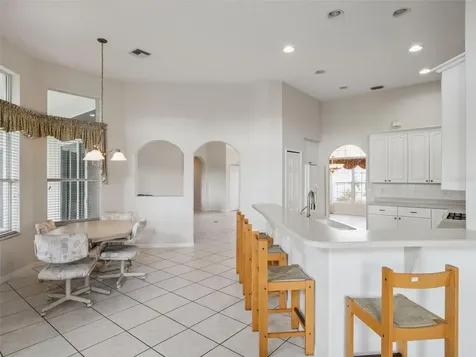 21606 King Henry Avenue Leesburg FL 34748