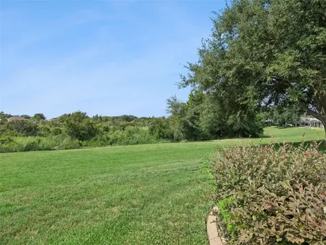 21606 King Henry Avenue Leesburg FL 34748