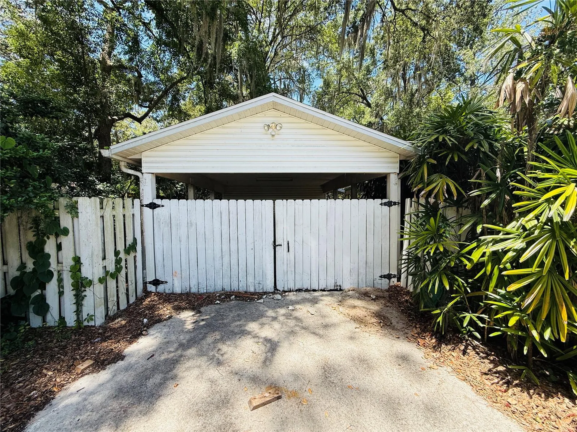 745 NE 10th Avenue Gainesville FL 32601
