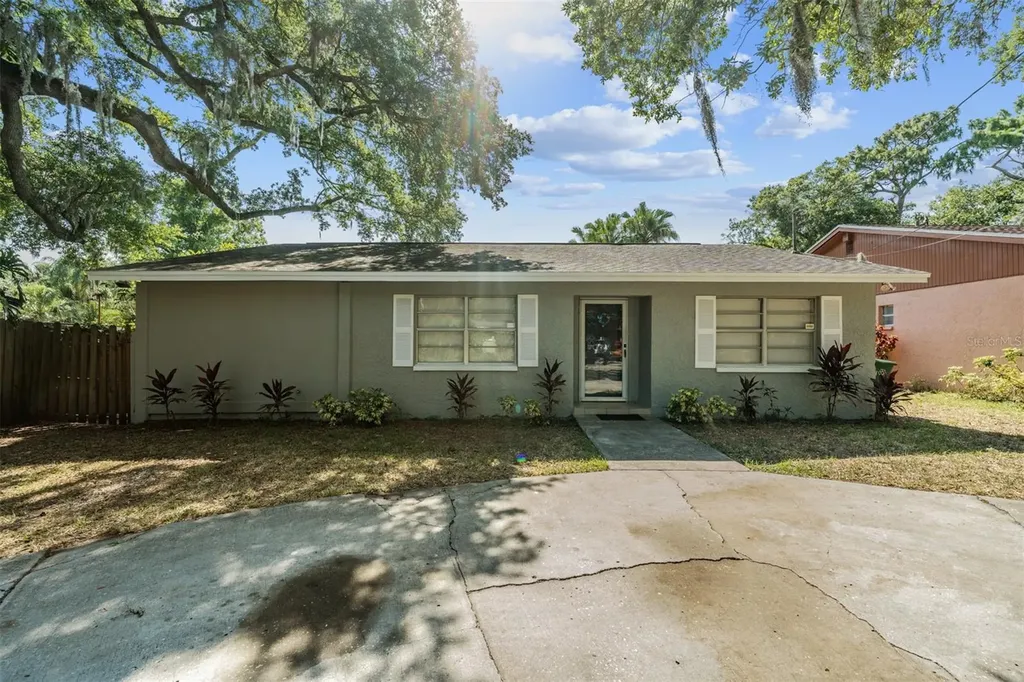 9616 N Oklawaha Avenue Tampa FL 33617
