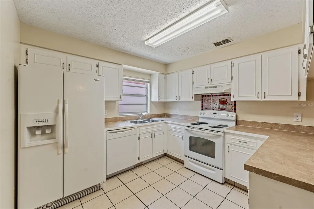 9616 N Oklawaha Avenue Tampa FL 33617
