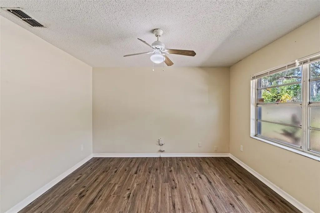 9616 N Oklawaha Avenue Tampa FL 33617