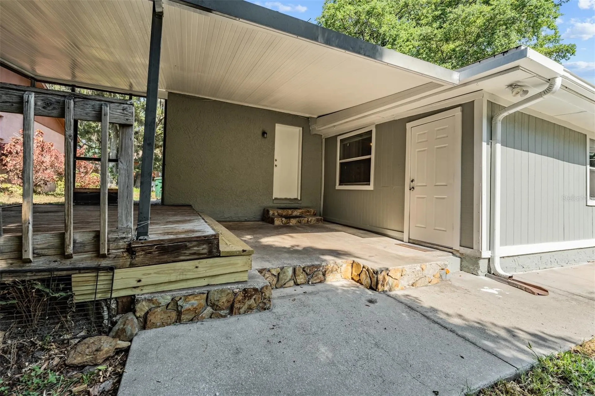 9616 N Oklawaha Avenue Tampa FL 33617