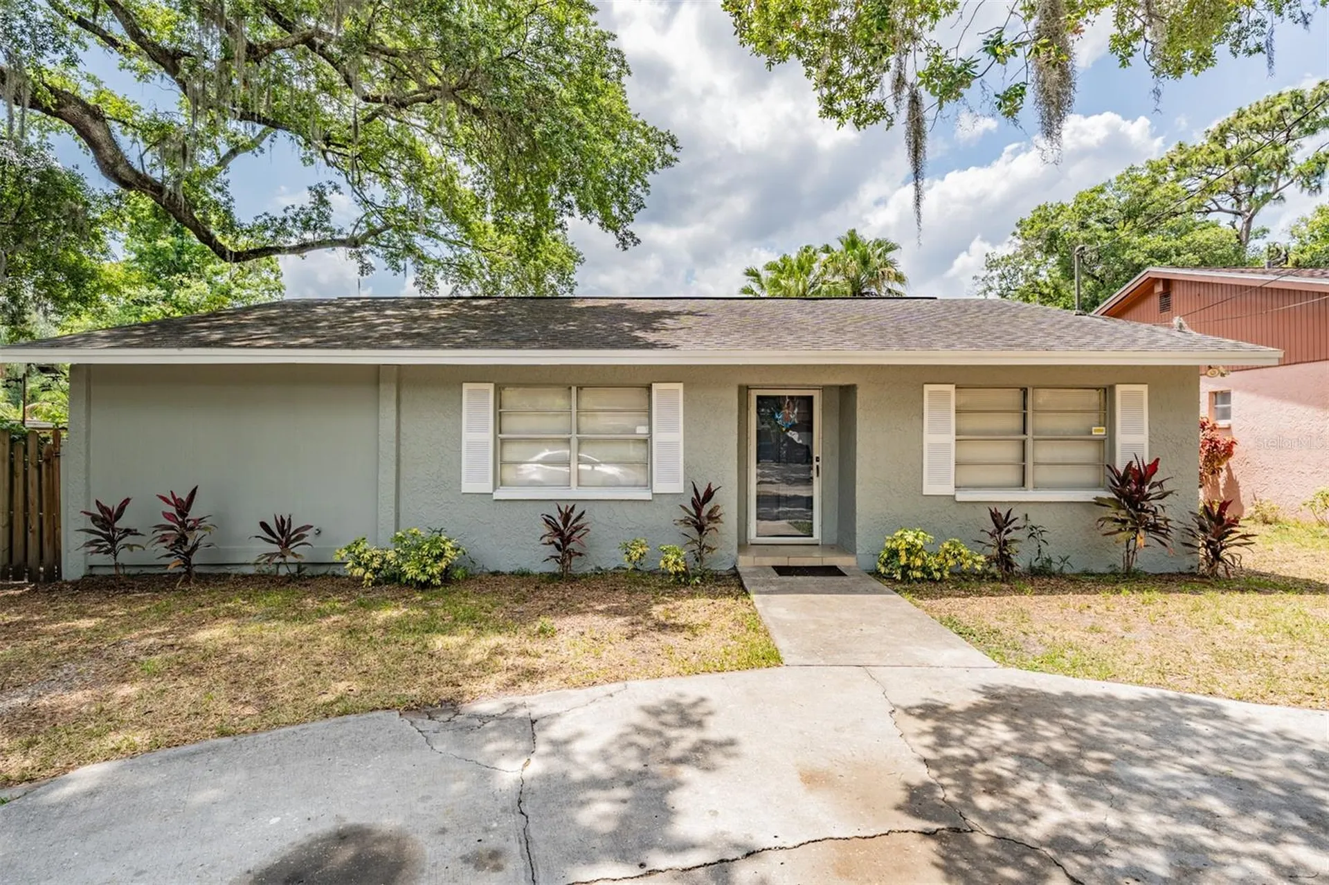 9616 N Oklawaha Avenue Tampa FL 33617