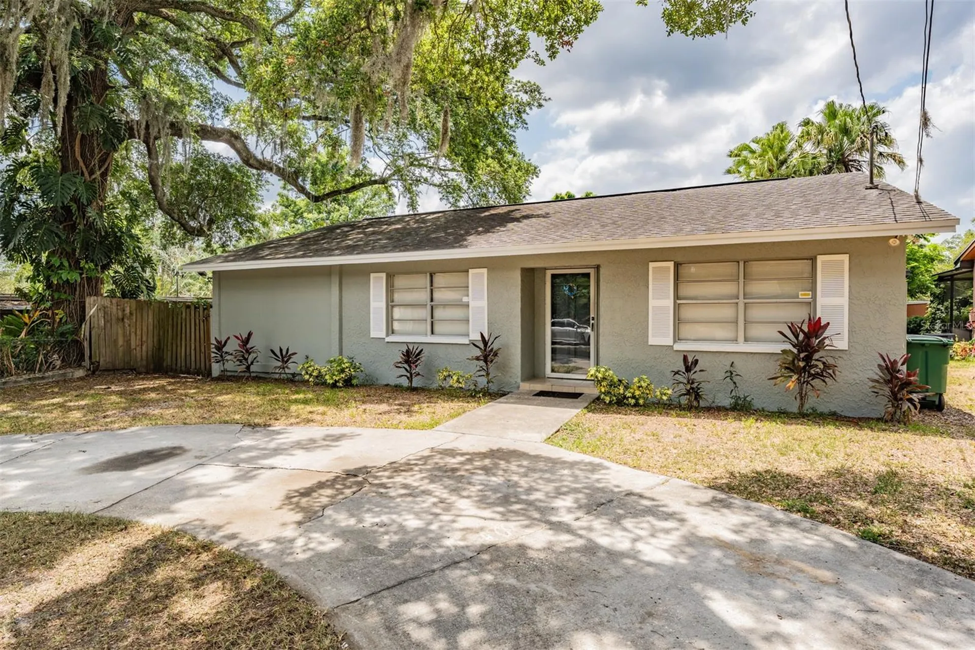 9616 N Oklawaha Avenue Tampa FL 33617