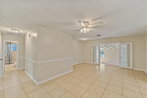 9616 N Oklawaha Avenue Tampa FL 33617