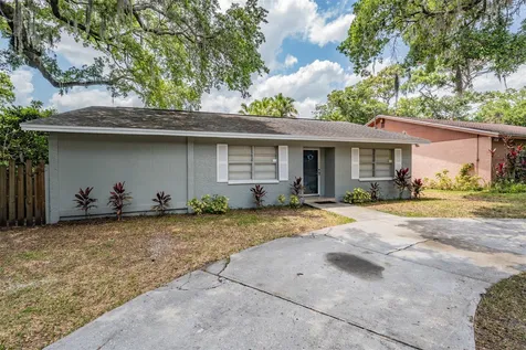 9616 N Oklawaha Avenue Tampa FL 33617