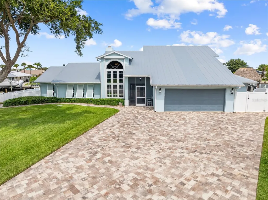 123 Queen Ann Court Hutchinson Island FL 34949
