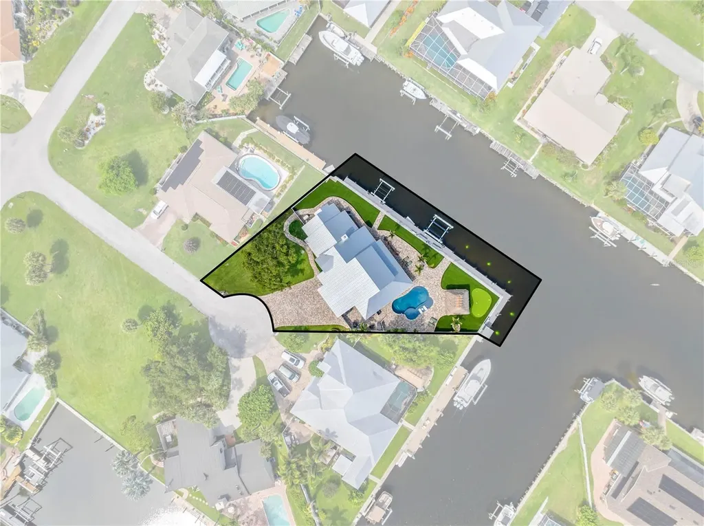 123 Queen Ann Court Hutchinson Island FL 34949
