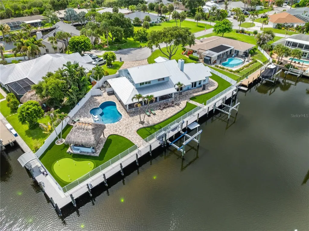 123 Queen Ann Court Hutchinson Island FL 34949