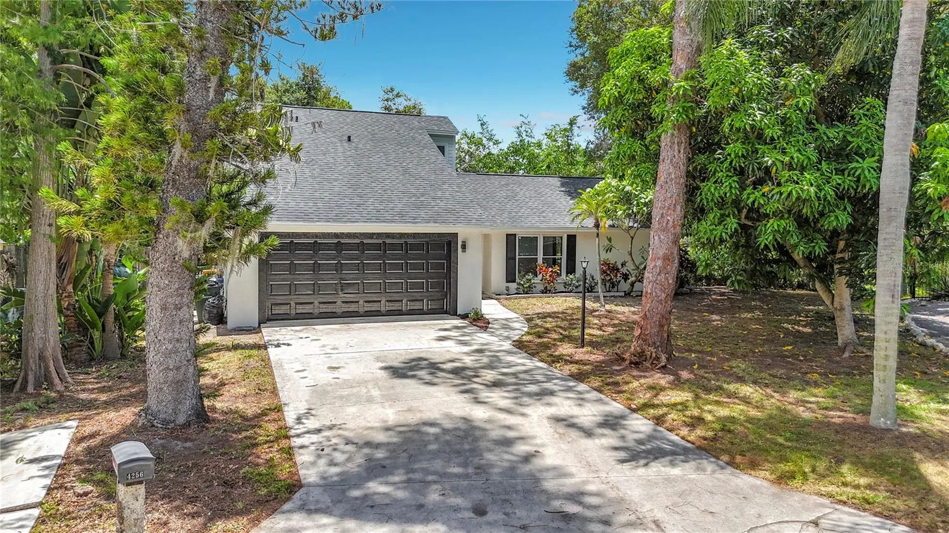 4256 King Richard Lane Sarasota FL 34232