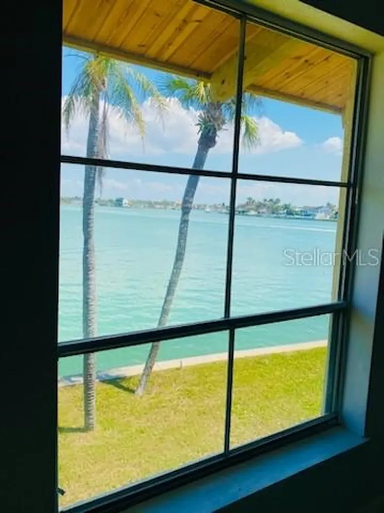 542 Plaza Seville Court Treasure Island FL 33706