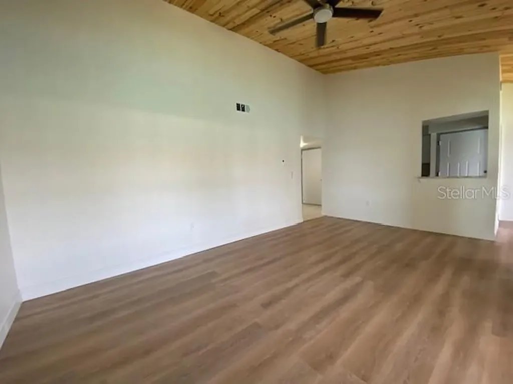 542 Plaza Seville Court Treasure Island FL 33706
