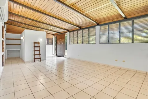 176 Calle Mimosa San Juan PR 00927