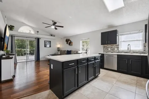 1047 Royal Oaks Drive Apopka FL 32703