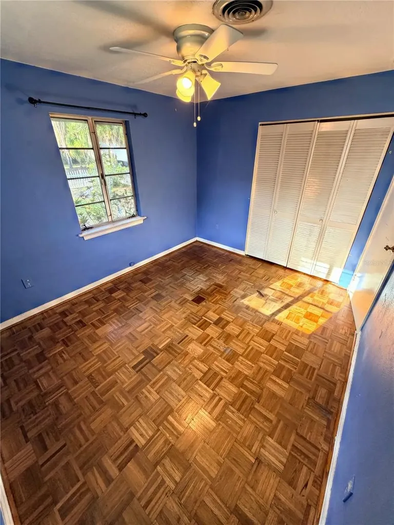 566 S Pelican Drive Sarasota FL 34237