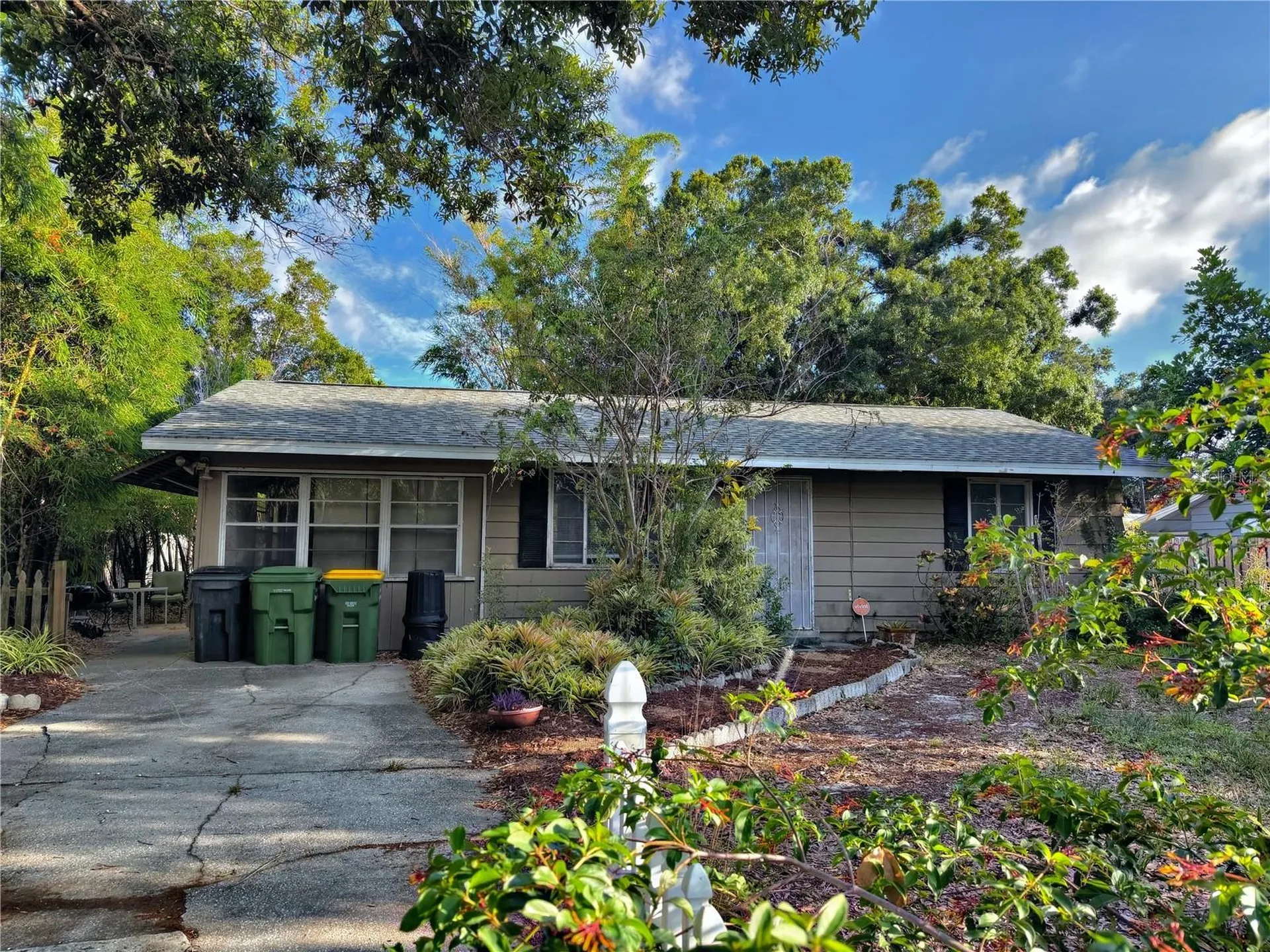 566 S Pelican Drive Sarasota FL 34237