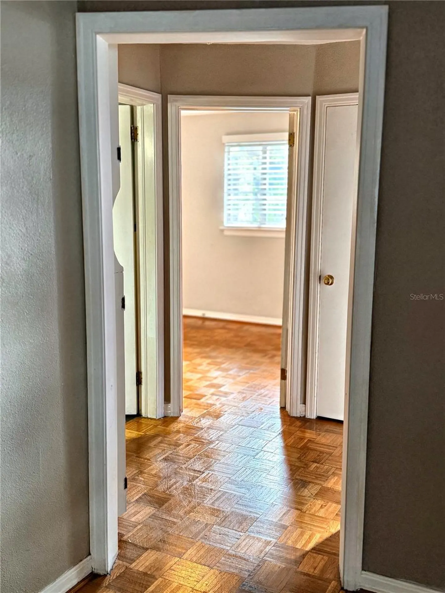 566 S Pelican Drive Sarasota FL 34237