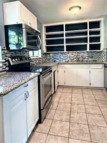 566 S Pelican Drive Sarasota FL 34237