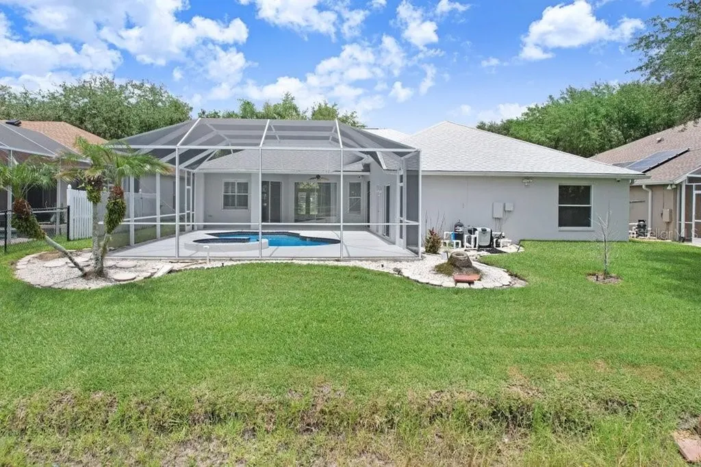 10227 Quails Landing Avenue Tampa FL 33647