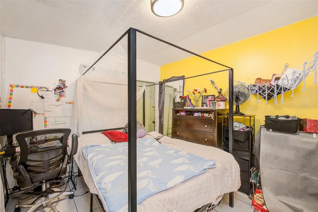 2318 W Powhatan Avenue Tampa FL 33603
