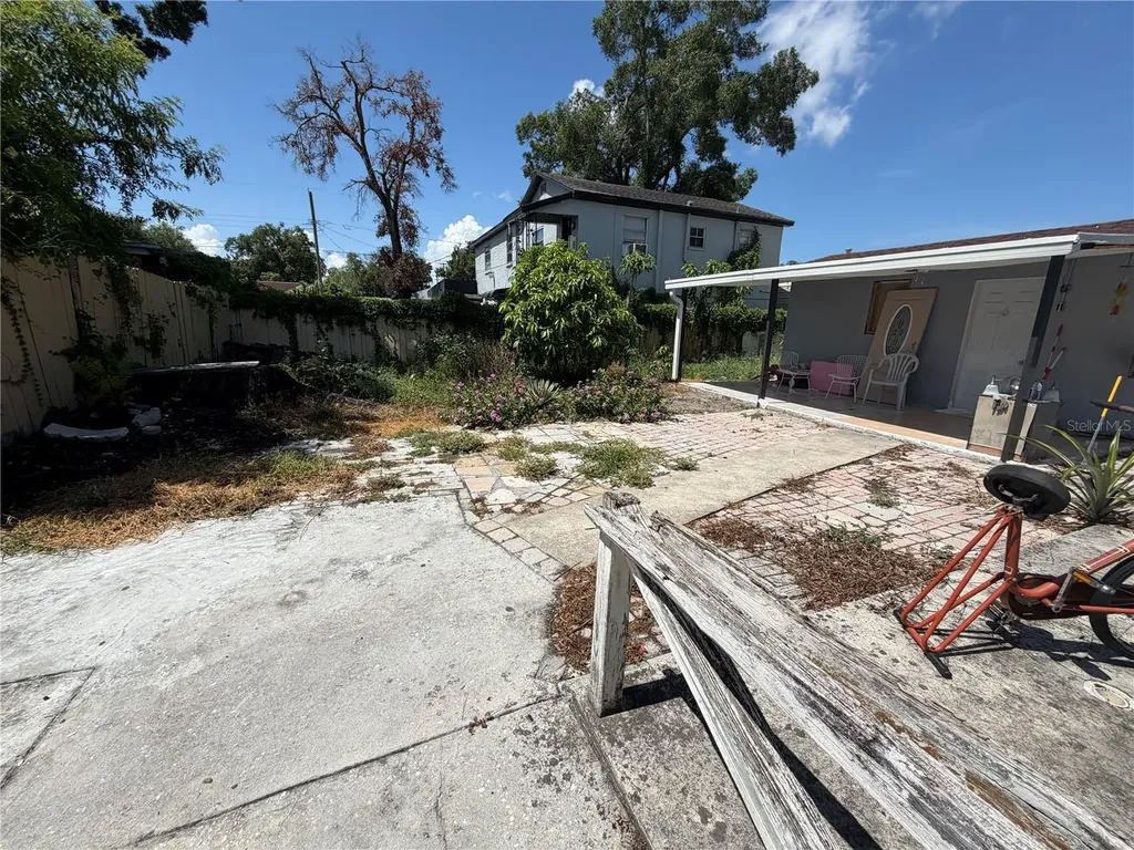 2318 W Powhatan Avenue Tampa FL 33603