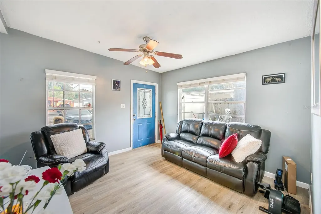 2318 W Powhatan Avenue Tampa FL 33603